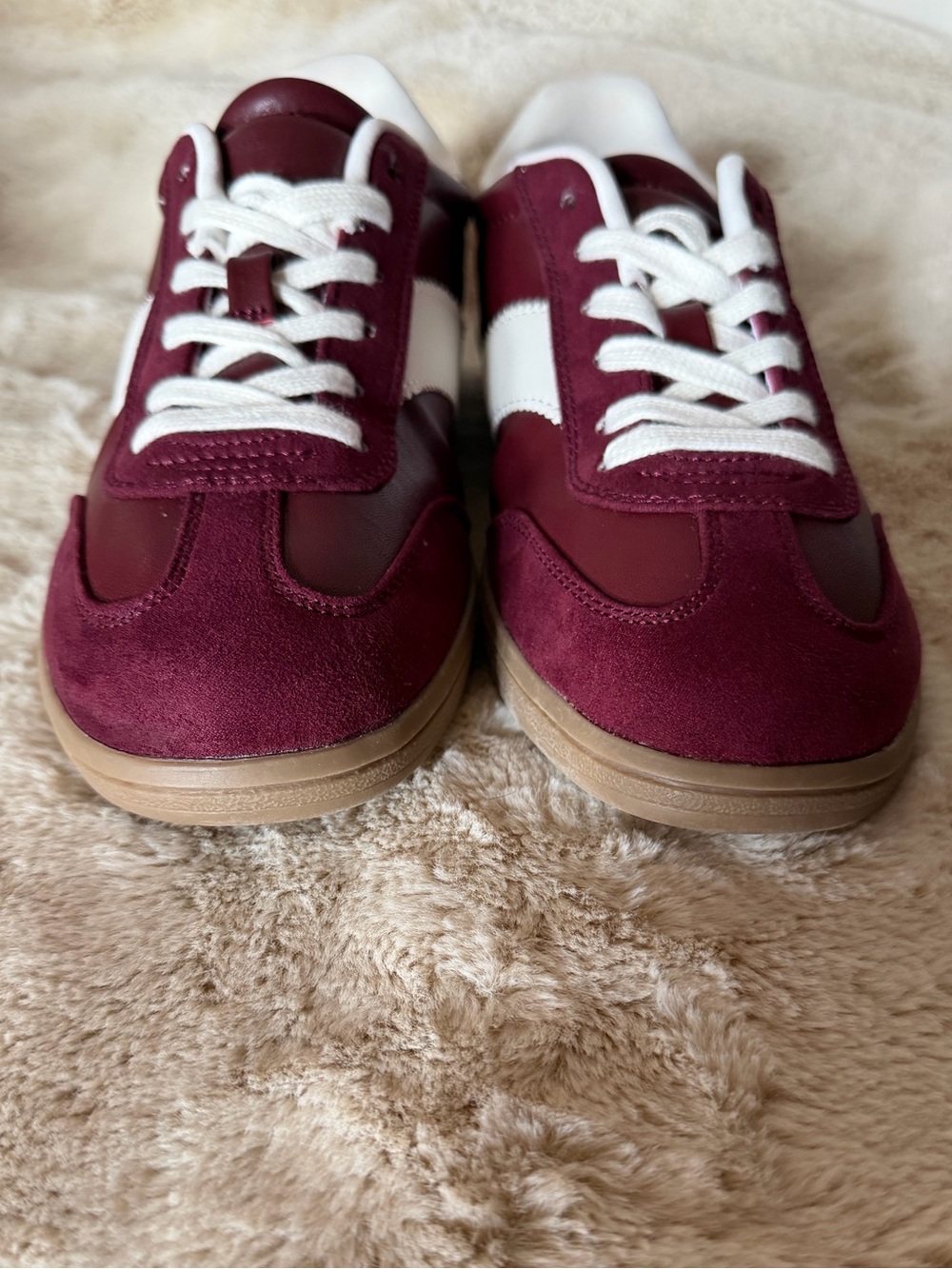 Brand New Universal Thread Lace Up Sneakers